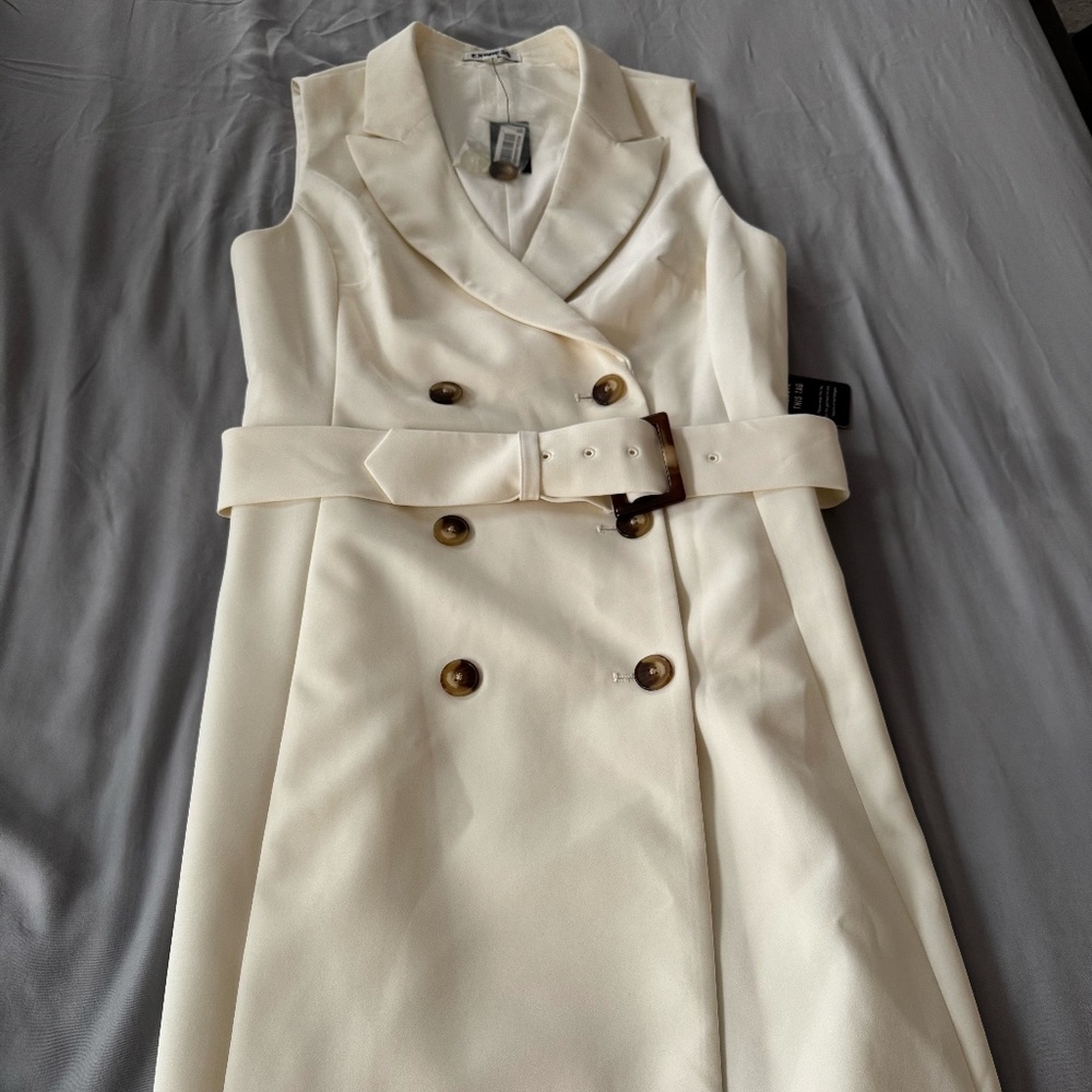 Ivory sleeveless blazer dress with belt